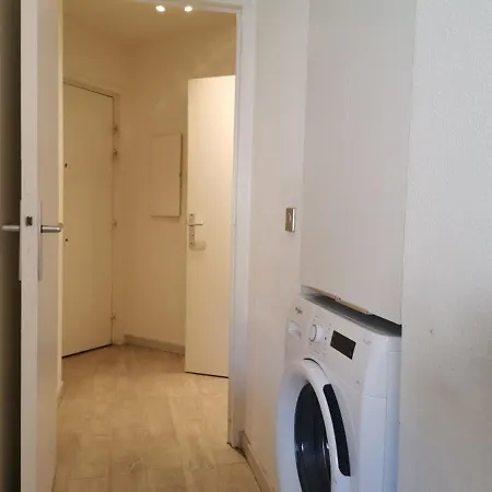 Apartment Climatise Avec Piscine Et Wi-fi, A 150m Des Plages Et Du Centre-ville De - Fr-1-609-41