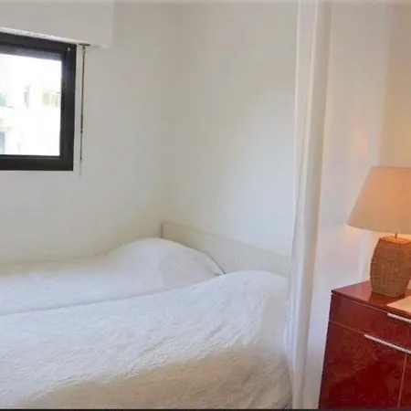 Apartment Climatise Avec Piscine Et Wi-fi, A 150m Des Plages Et Du Centre-ville De - Fr-1-609-41