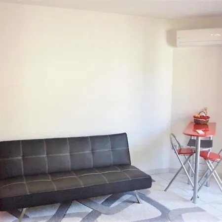 Climatise Avec Piscine Et Wi-fi, A 150m Des Plages Et Du Centre-ville De - Fr-1-609-41 Apartment *